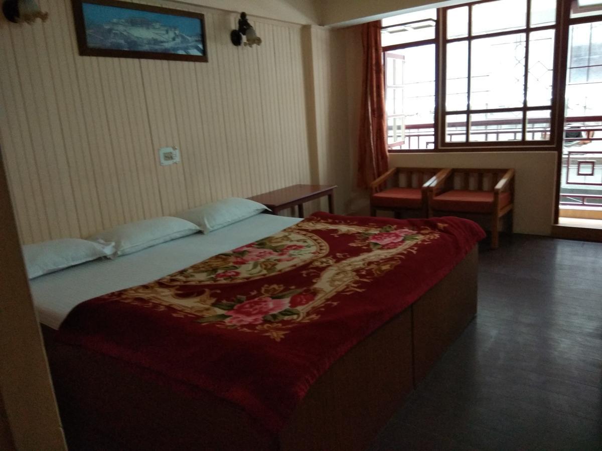 Hotel Mansarovar Darjeeling  Buitenkant foto